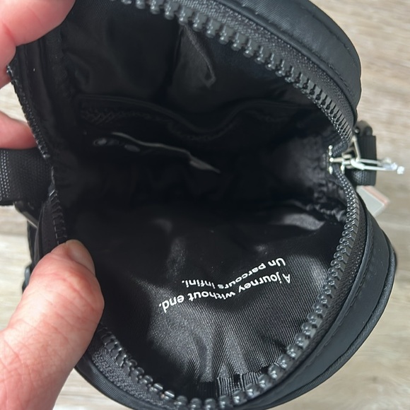 Lululemon Limited Edition Future Legacy Crossbody Bag - Picture 4 of 8
